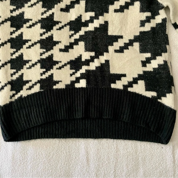 H&M Houndstooth Oversized Chunky Knit Sweater - Picture 6 of 12